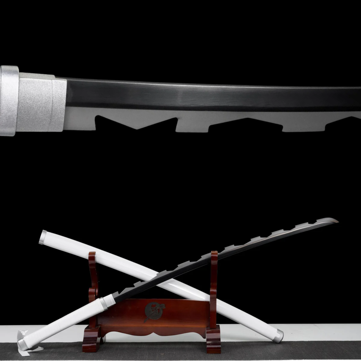 Inosuke Katana 伊之助刀 – Demon Slayer-Inspired Replica – view 1
