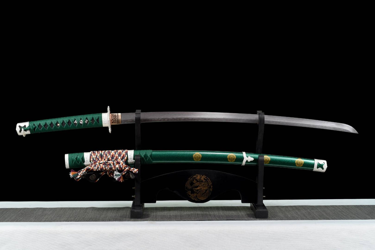 Oda Katana 織田 – T10 Steel, Green Saya with Oda Clan Crest – view 1