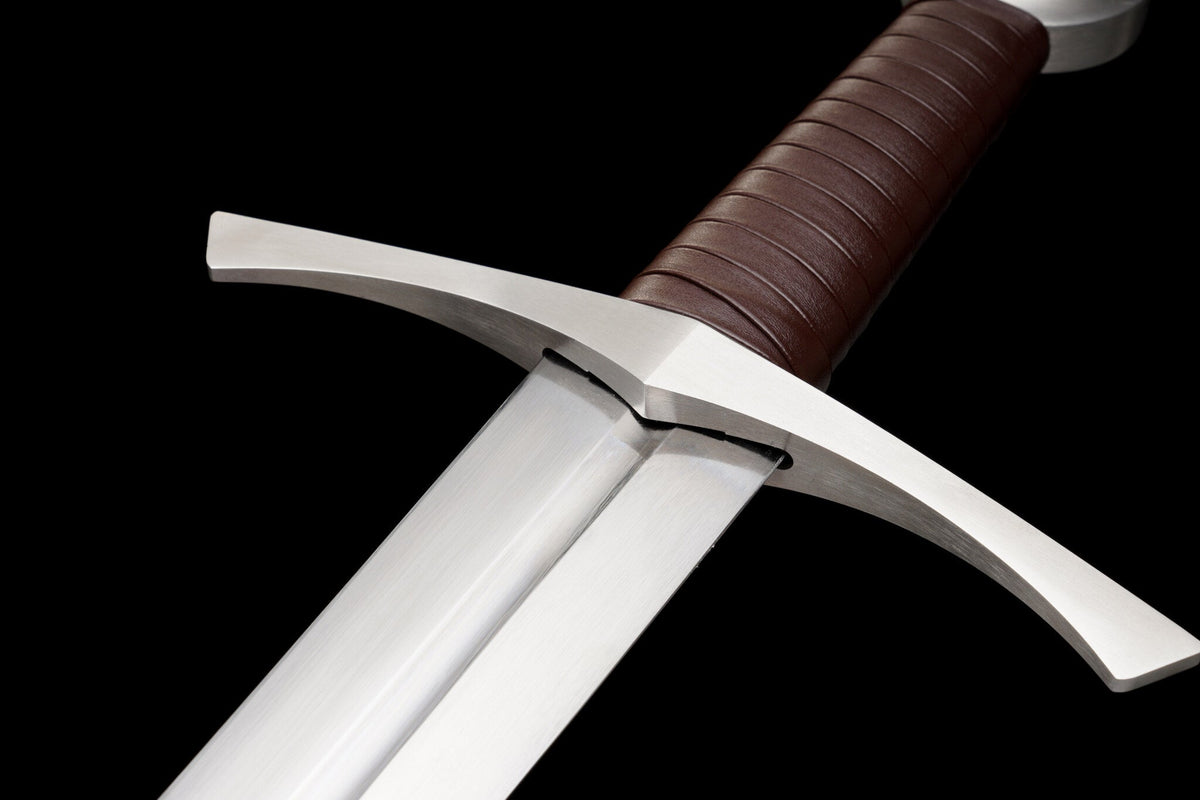 Iron Crown Longsword – Knightly Arming Sword – view 15