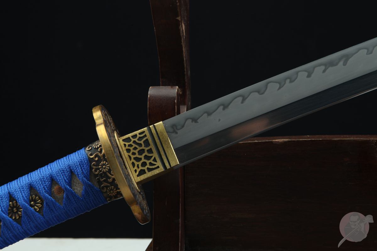 Kikumon Katana 菊紋 – 1095 Steel, Claw Hamon, Gilded Copper – view 11