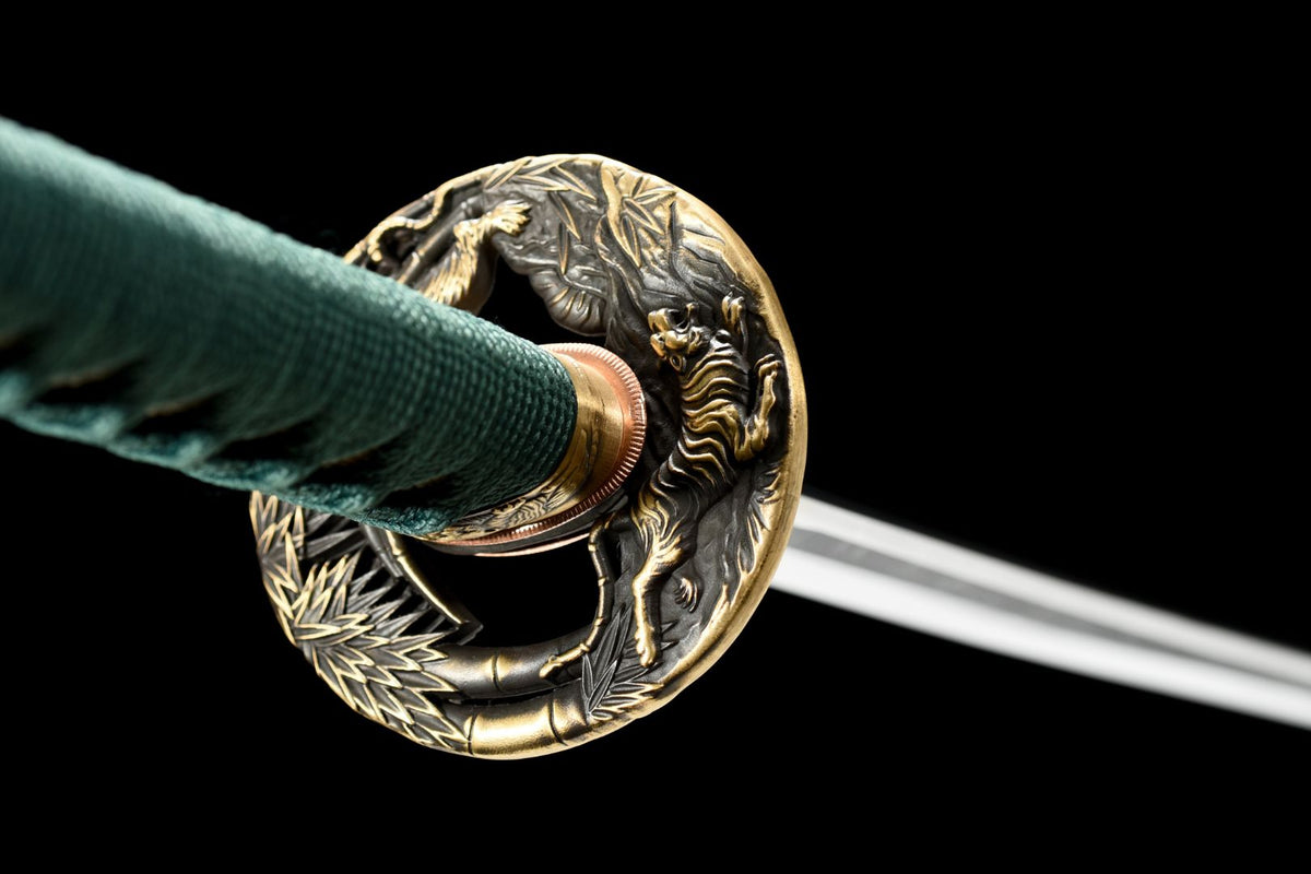Tora 虎 Katana — T10 Steel, Flame Hamon, Tiger Tsuba – view 11
