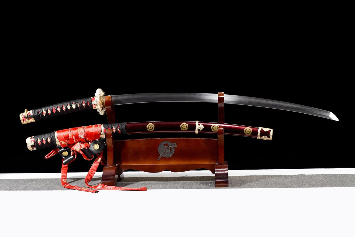 Kōyō Tachi 紅葉 – Damascus Steel, Burgundy Saya, Gilded Fittings – view 1