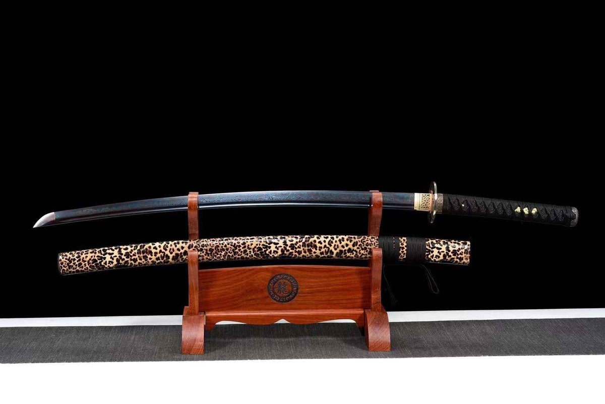 Hyō Katana ヒョウ – Damascus Steel with Bo-hi, Starter Katana – view 1