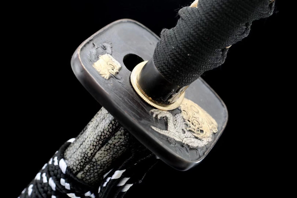 Chinmoku 沈黙 Katana – Damascus Steel, Square Tsuba – view 5