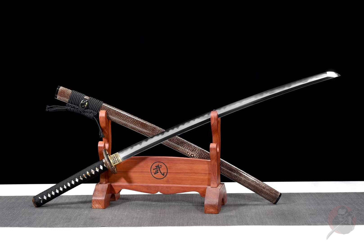 Dentō 伝統 Katana — Damascus and T10 Composite Steel – view 2