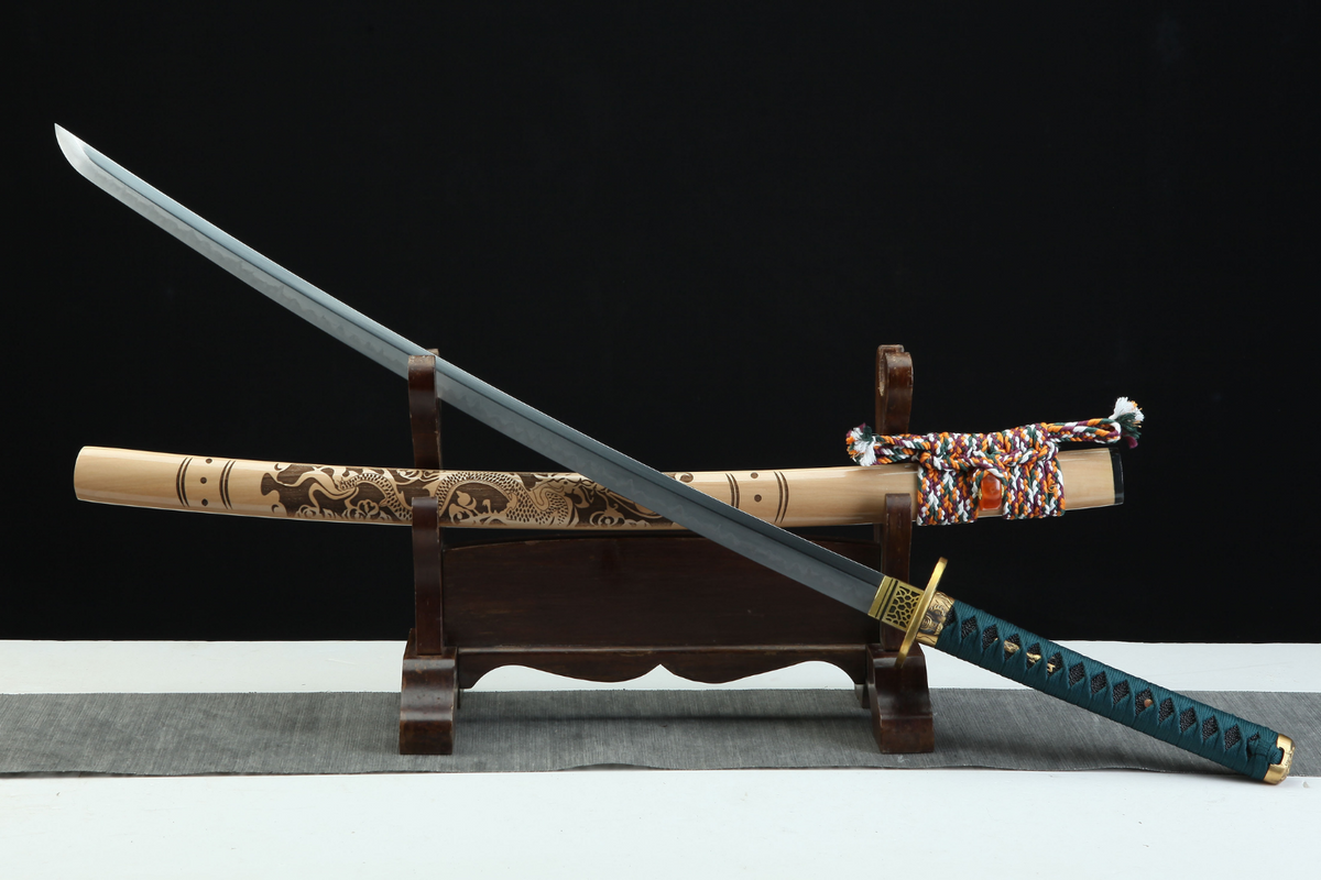 Katana Watatsumi 海神 – T10 Steel, Dragon Lacquered Saya – view 3