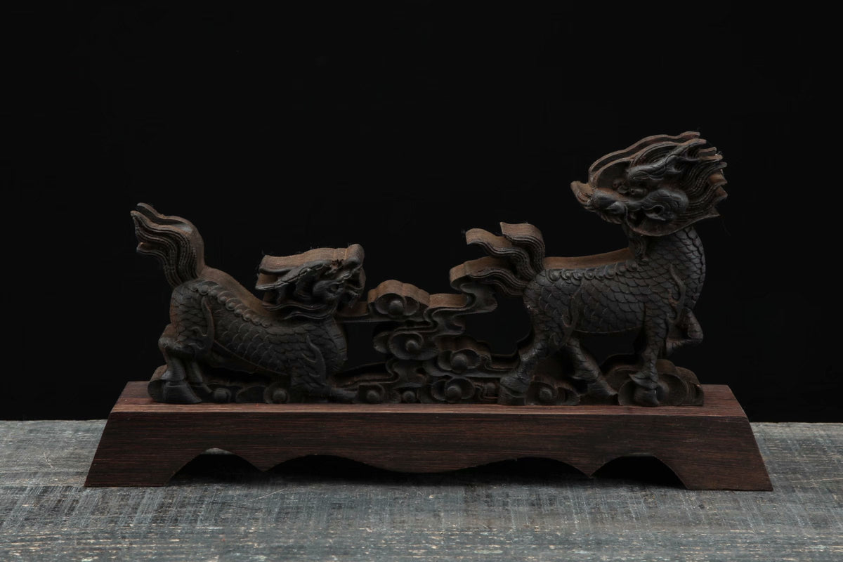 Ryuu 竜 Katana Stand – Carved Rosewood – view 1
