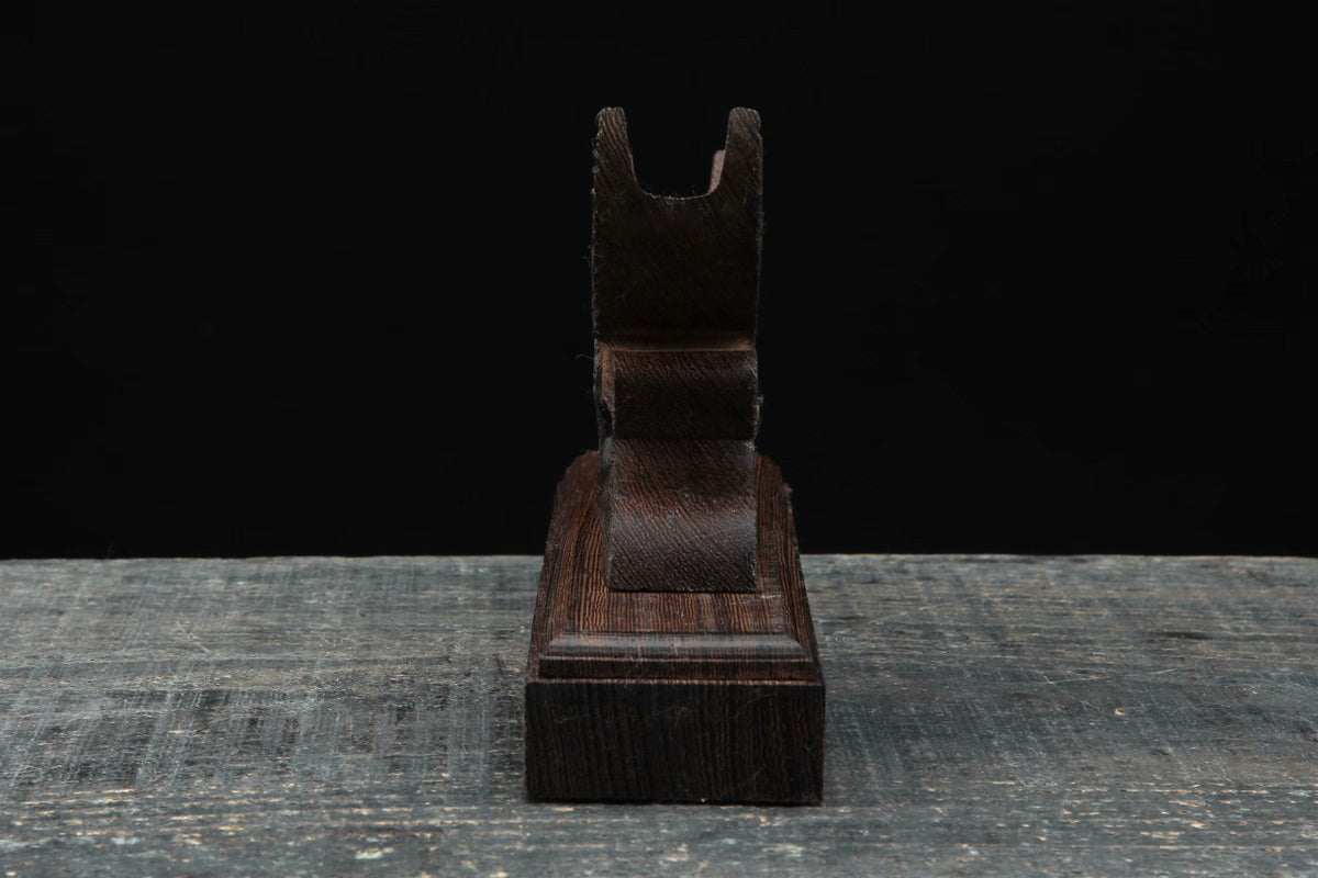 Washi 鷲 Katana Stand – Carved Rosewood – view 4
