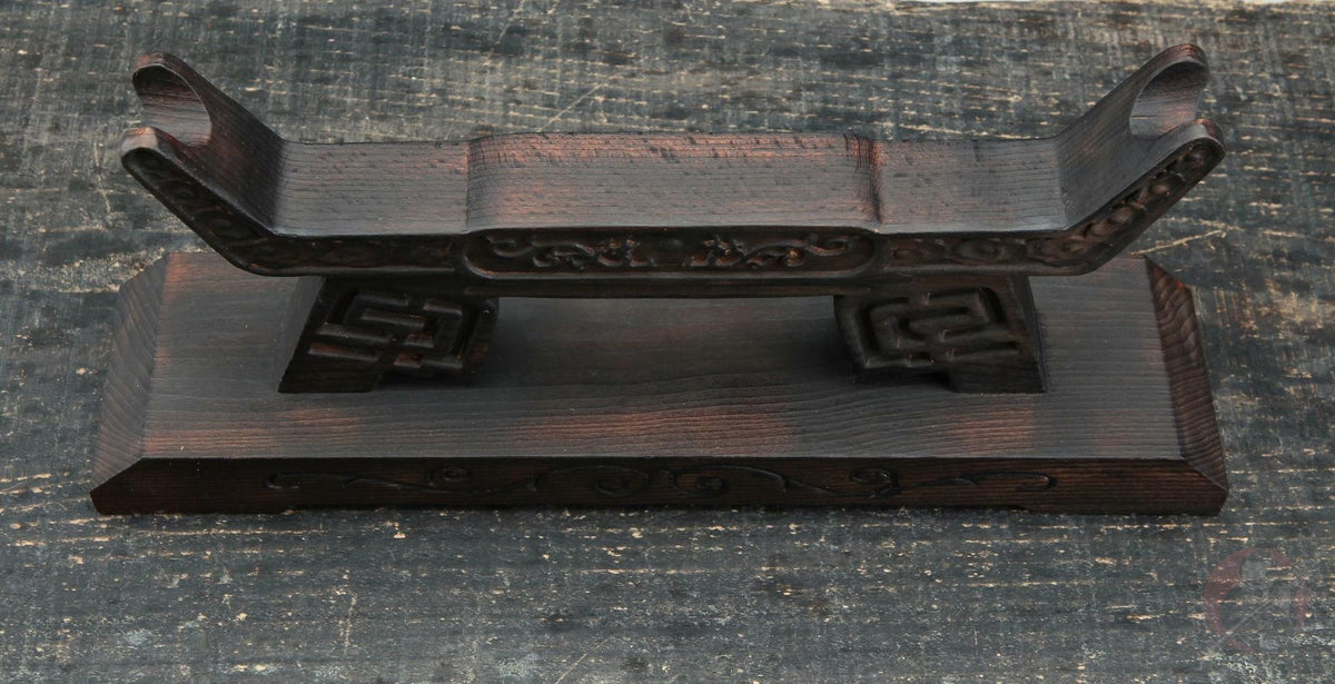 Douu 堂宇 Katana Stand – Carved Beech Wood – view 5