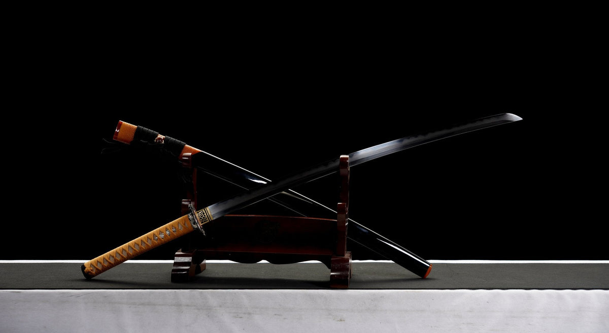 Mikazuki 三日月 Katana – Damascus Steel, Crescent Moon Tsuba – view 1