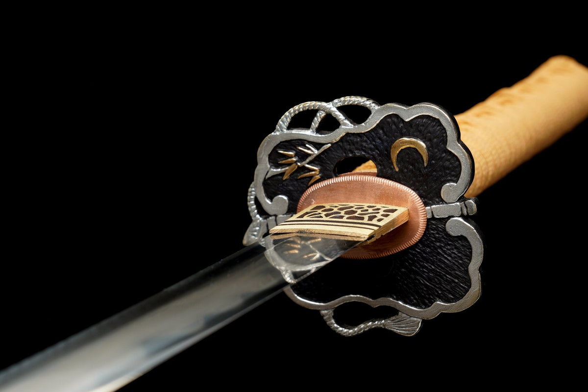 Mikazuki 三日月 Katana – Damascus Steel, Crescent Moon Tsuba – view 14