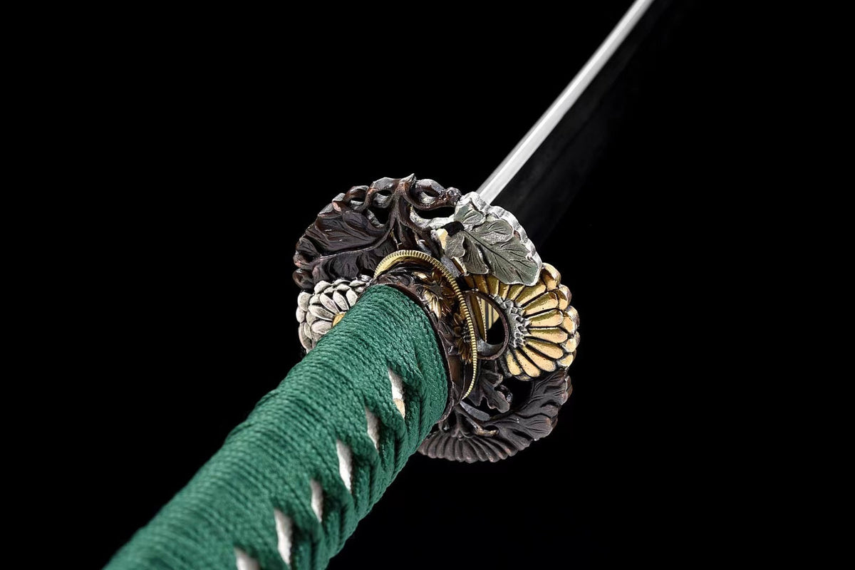 Kiku Wakizashi 菊 – Damascus Steel with Hamon, Chrysanthemum Tsuba – view 5