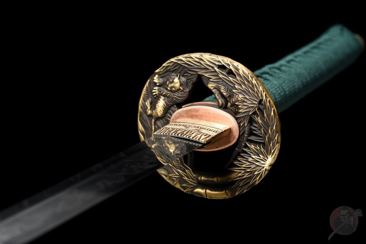 Tora 虎 Katana — T10 Steel, Flame Hamon, Tiger Tsuba – view 10