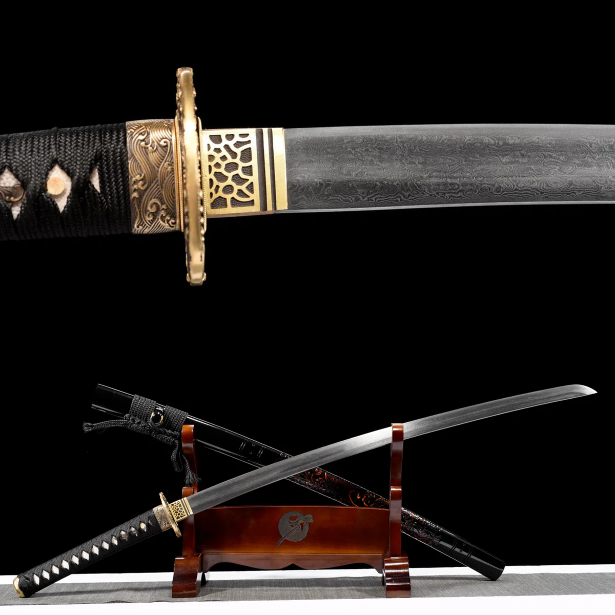 Katana Tatsu 竜 – Damascus Steel, Hand-painted Dragon Saya – view 1