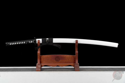 Seppaku 雪白 Katana — White Saya, Spring Steel – view 2