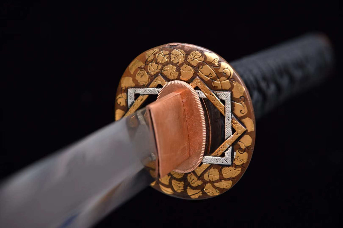 Enyou Katana 炎陽 – Honsanmai Blade, Gilded Copper Tsuba – view 4