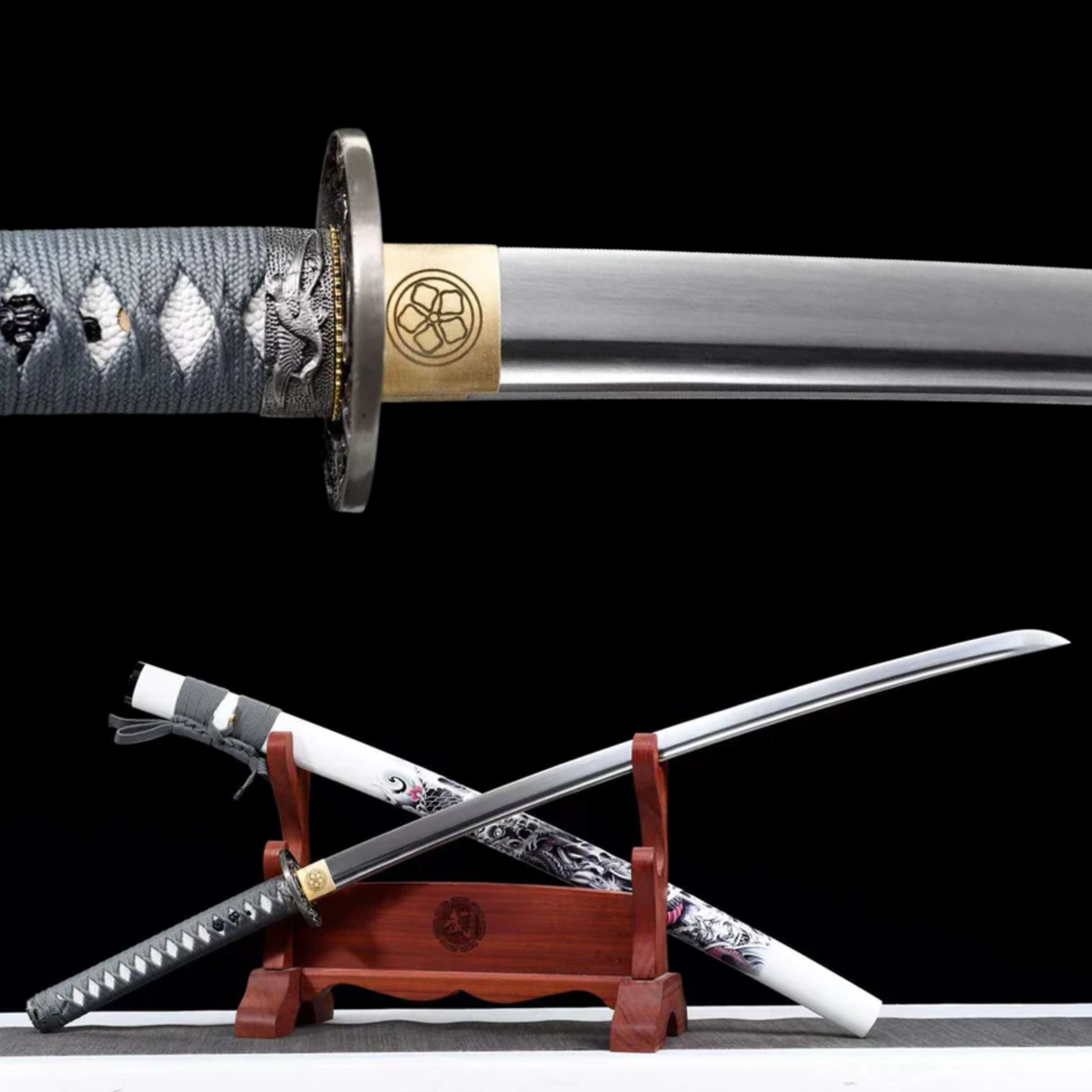 Hai 灰 Katana, Carbon-Iron Alloy Steel – view 1