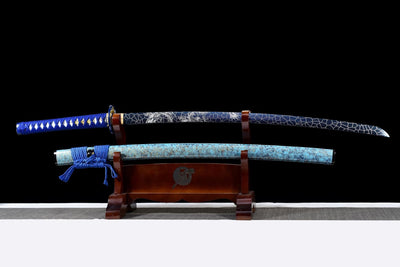 Hyōretsu Sōryū 氷裂蒼竜 Katana – Blue Cracked-Ice Blade, Dragon – view 1
