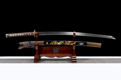 Kiku Hana 菊花 Katana – Damascus Steel, Floral Saya – view 1