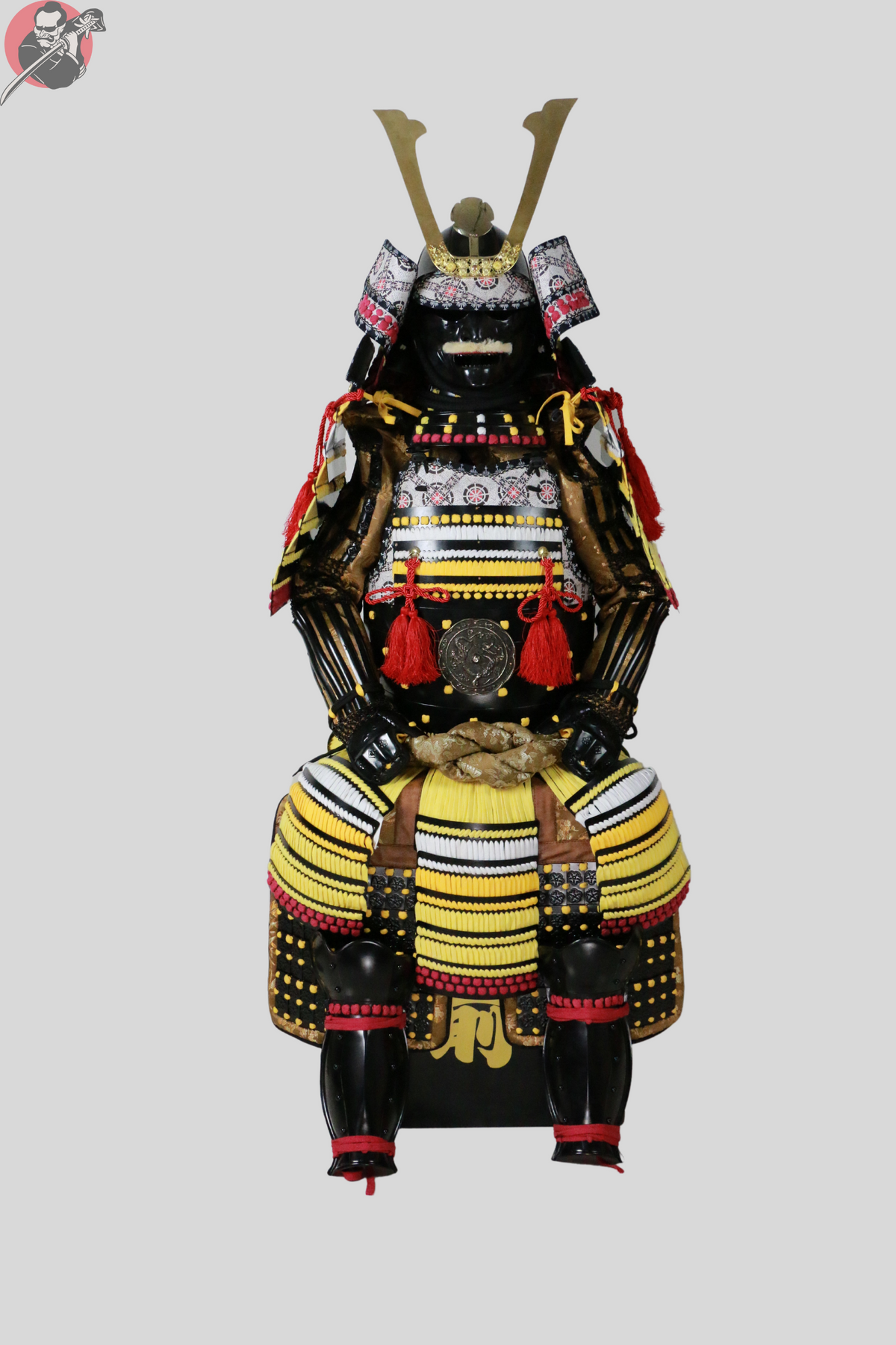 Kogane no Ō Samurai Armour – Black Yoroi with Display Stand – view 1