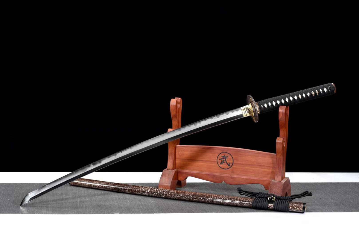 Dentō 伝統 Katana — Damascus and T10 Composite Steel – view 3