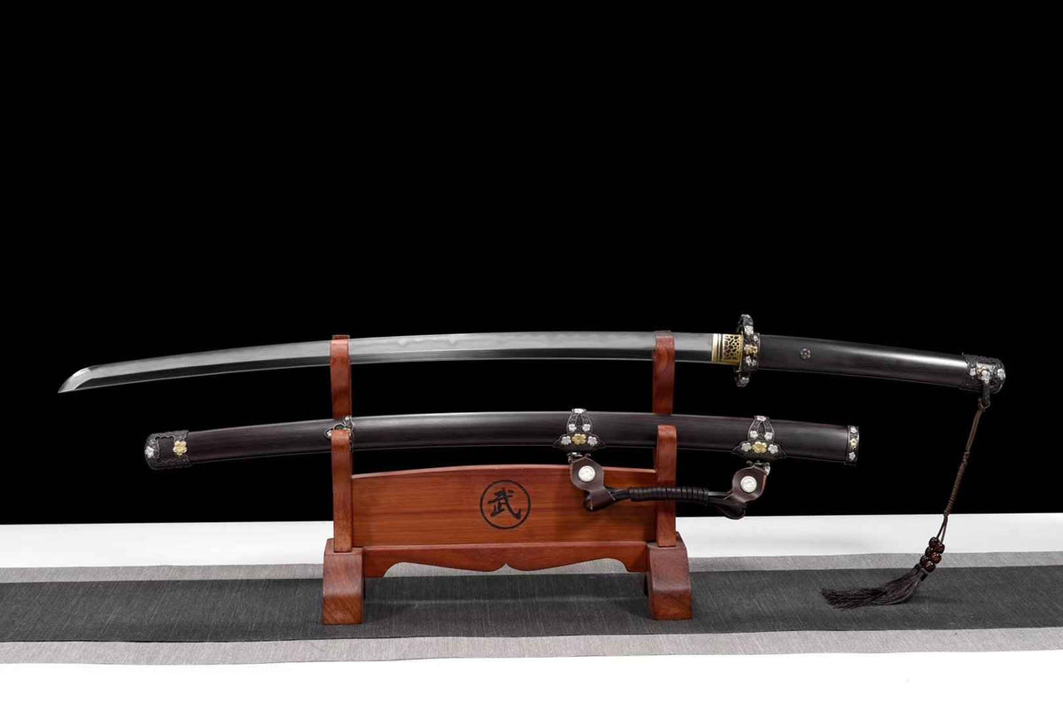 Katana Shujin 主人 – T10 Core with Damascus Hamon Steel – view 1