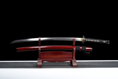 Ketsueki 血液 Katana — Red Saya, T10 Steel – view 1