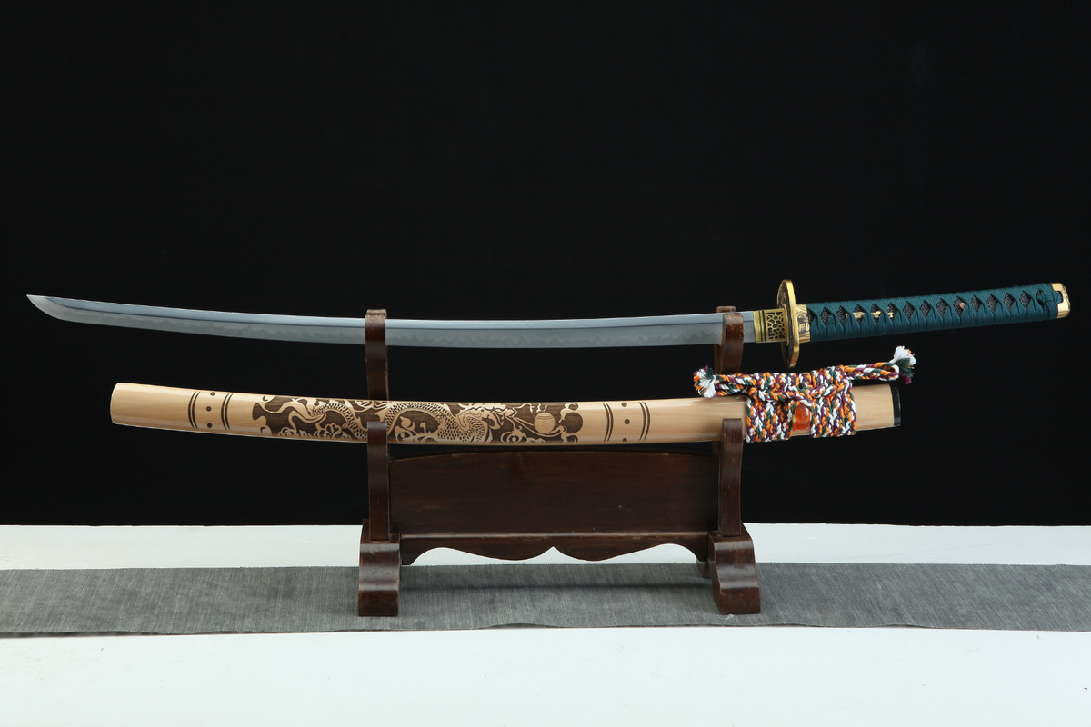 Katana Watatsumi 海神 – T10 Steel, Dragon Lacquered Saya – view 1