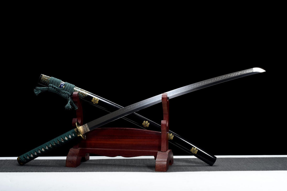 Ōkami 狼 Katana – Wolf, T10 Steel with Hamon, Clan Motif Saya – view 1