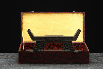 Douu 堂宇 Katana Stand – Carved Beech Wood – view 3