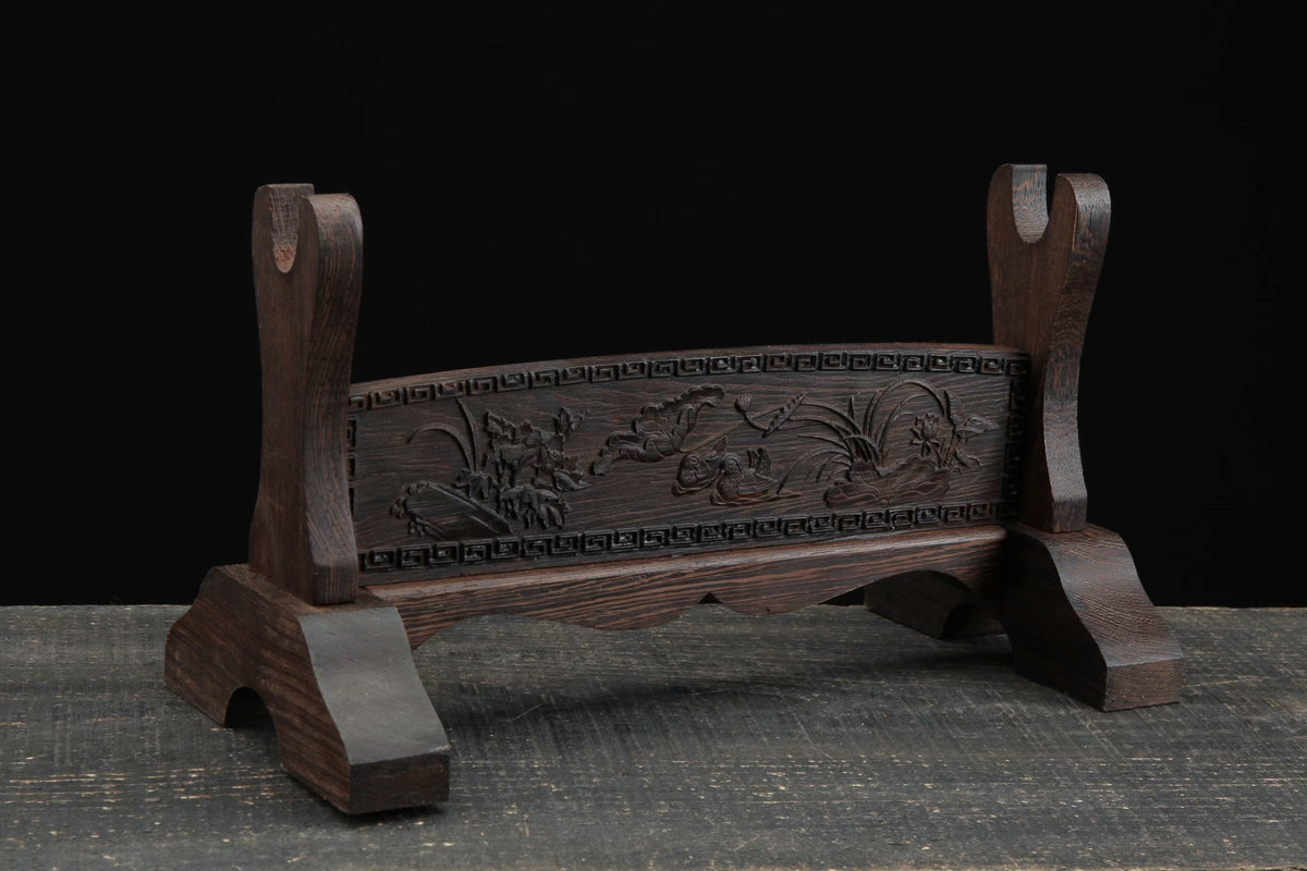 Keshiki 景色 Katana Stand – Carved Rosewood – view 1