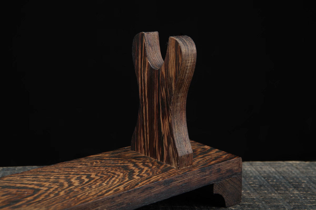 Heiwa 平和 Katana Stand – Rosewood – view 4