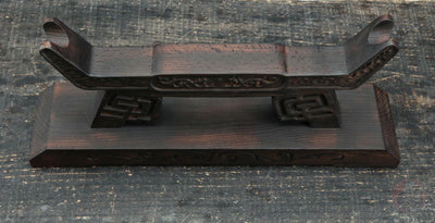Douu 堂宇 Katana Stand – Carved Beech Wood – view 5