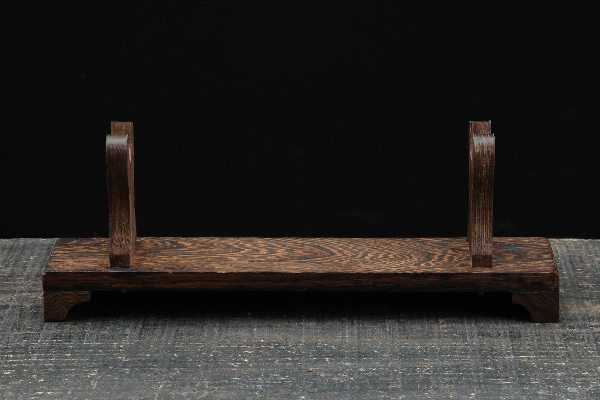 Heiwa 平和 Katana Stand – Rosewood – view 1