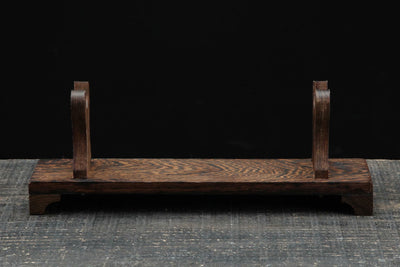 Heiwa 平和 Katana Stand – Rosewood – view 1