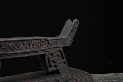 Douu 堂宇 Katana Stand – Carved Beech Wood – view 7
