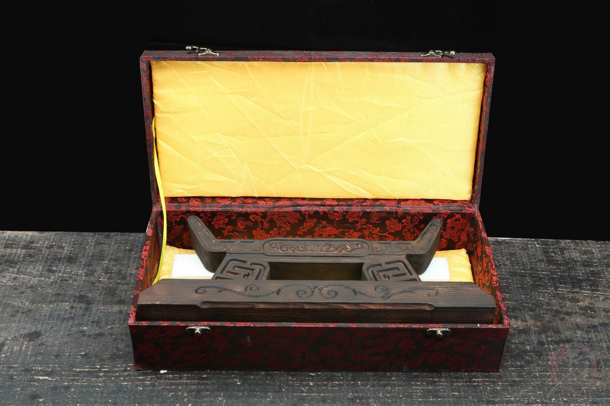 Douu 堂宇 Katana Stand – Carved Beech Wood – view 2
